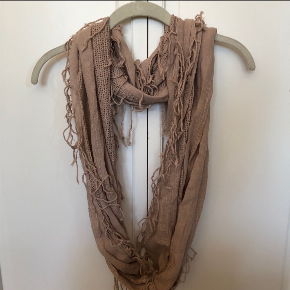 Rubbish tan fringe circle scarf